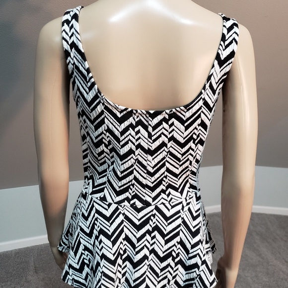 Casual Couture Blouse - Picture 4 of 5